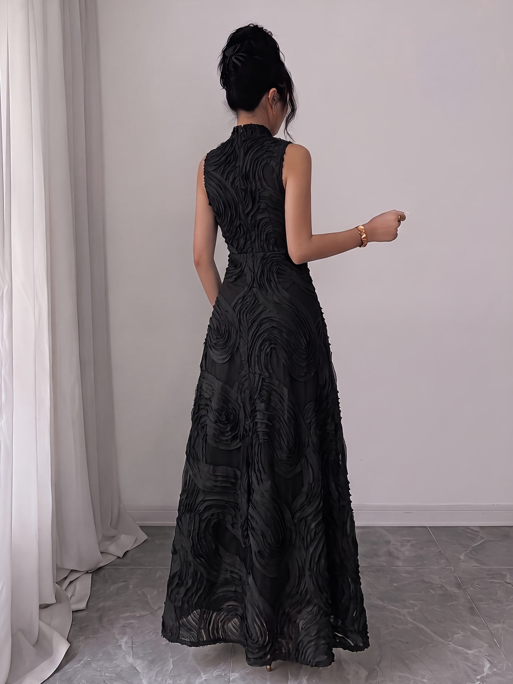 Summer New Style Stand Collar Sleeveless Elegant Evening Dress Women'S 3D Wavy Pleated Sequined Mesh Banquet Dress - Black