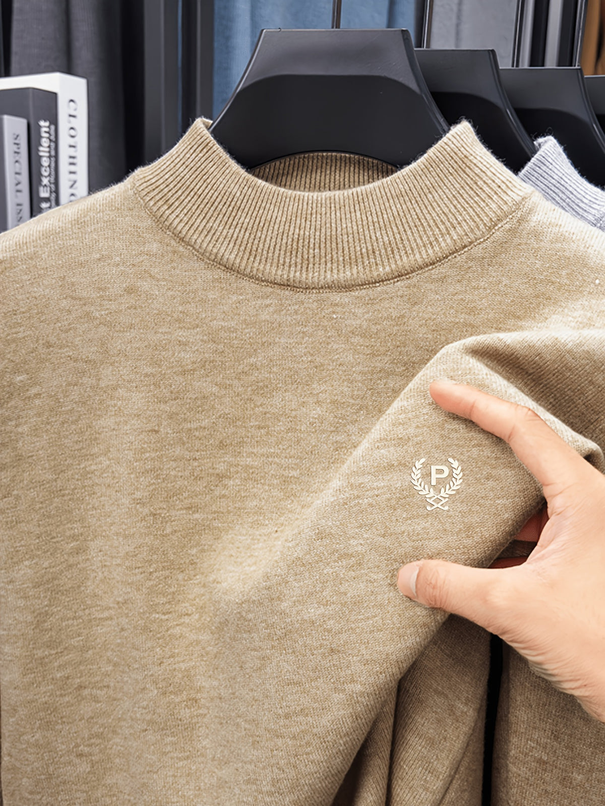Minimalist City Round Neck Sweater Portable Daily Commute - Khaki 1