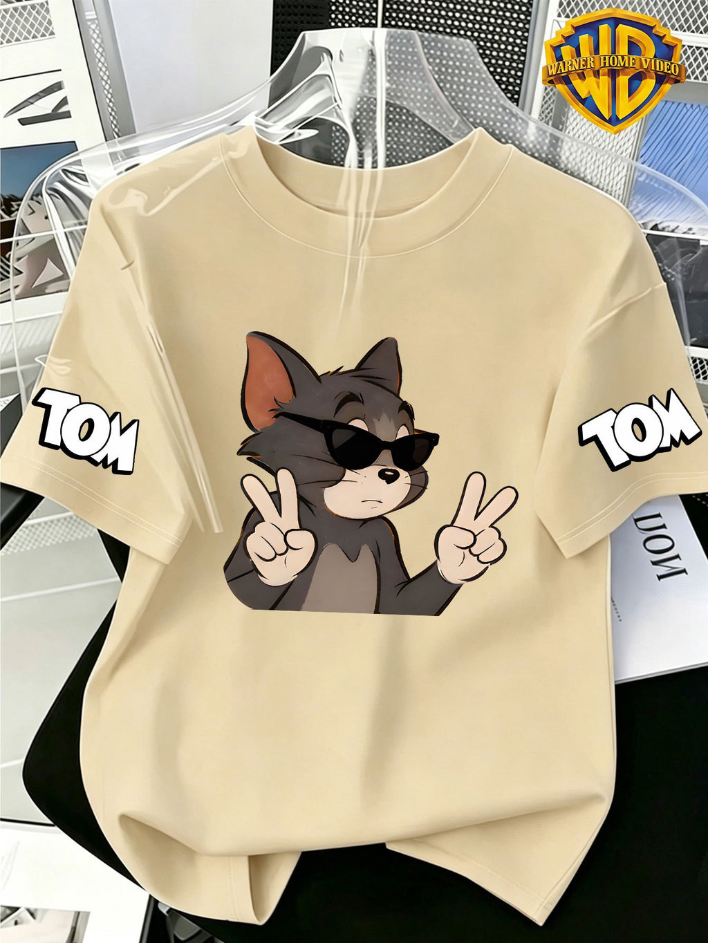 [Warner Bros] Officially Licensed Fun Cartoon Print Short Sleeve T-Shirt Trendy Anime Top, Men'S Casual Comfort Versatile Summer Short Sleeve T-Shirt - Apricot