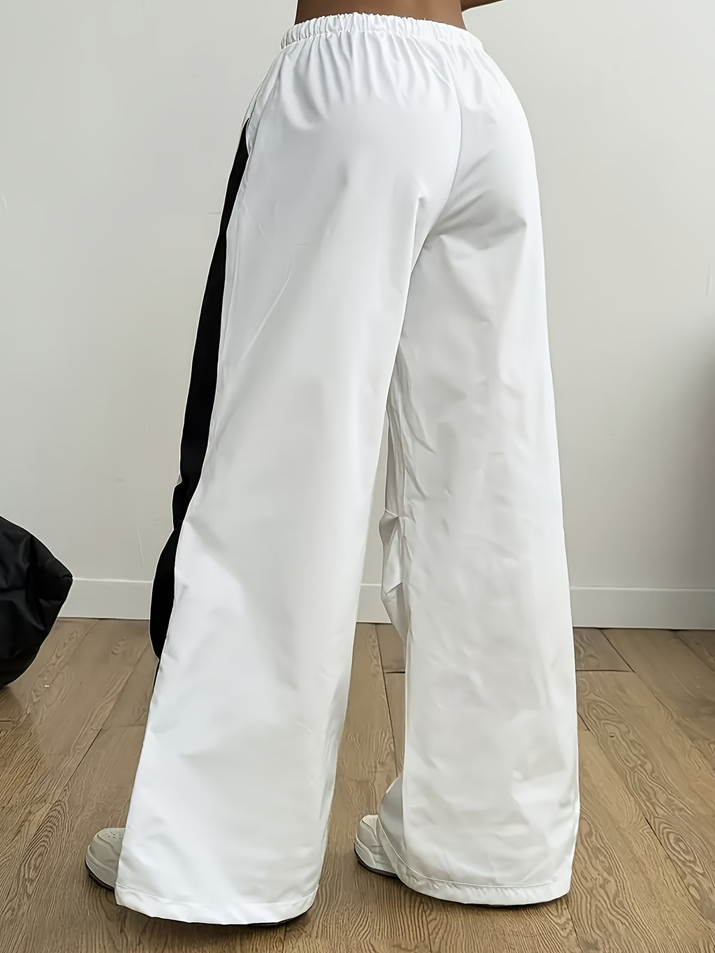 Women's Elastic Waist Wide-Leg Harem Pants - Black and White Contrast Casual Pants, Loose Fit, Machine Washable, All-Season Comfort, Durable Fabric, American Street Style Contrast Drawstring Versatile Wide-Leg Trousers - White