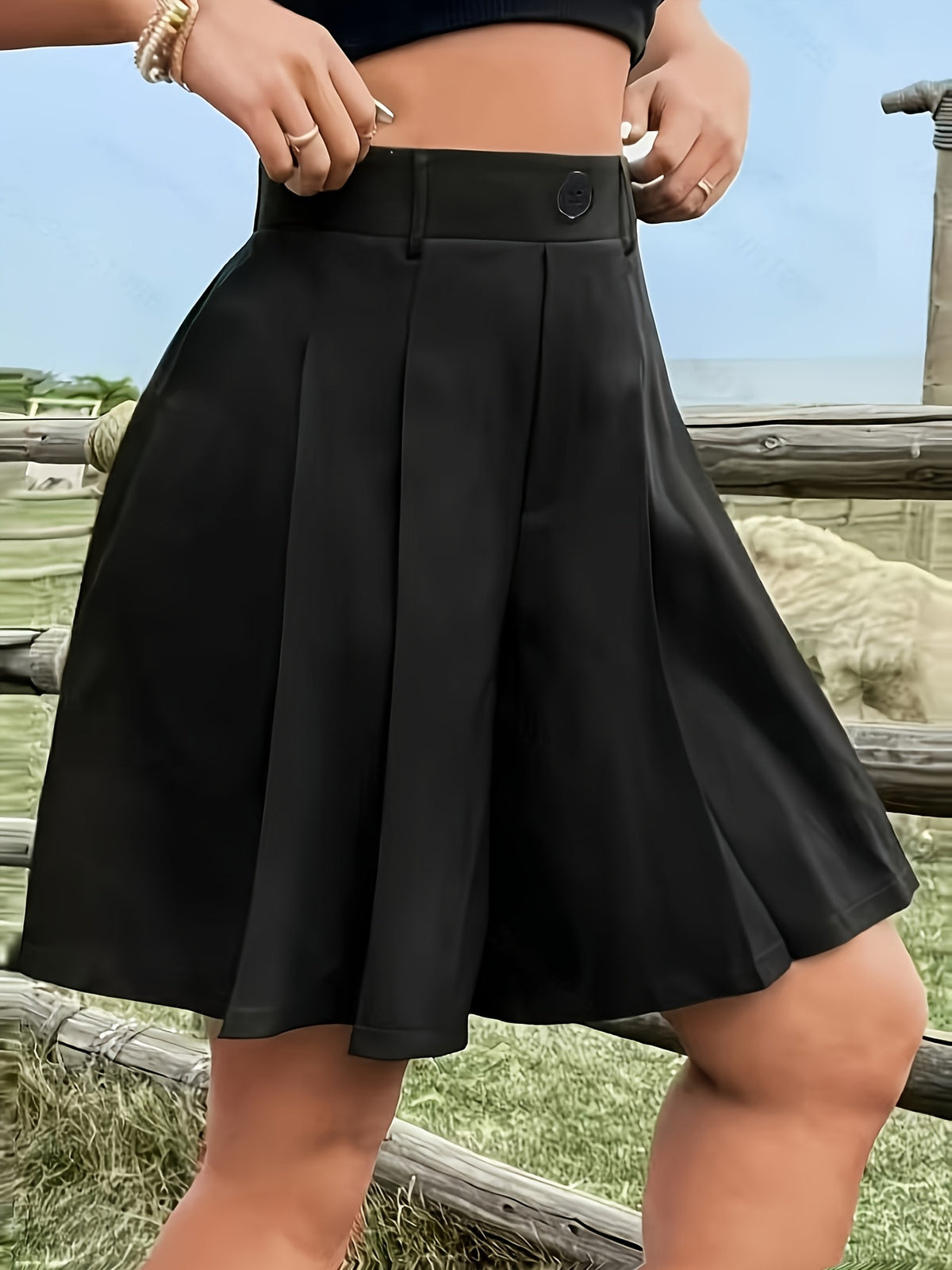 Elegant and Simple Black Long Shorts for Women's Commuting - Black