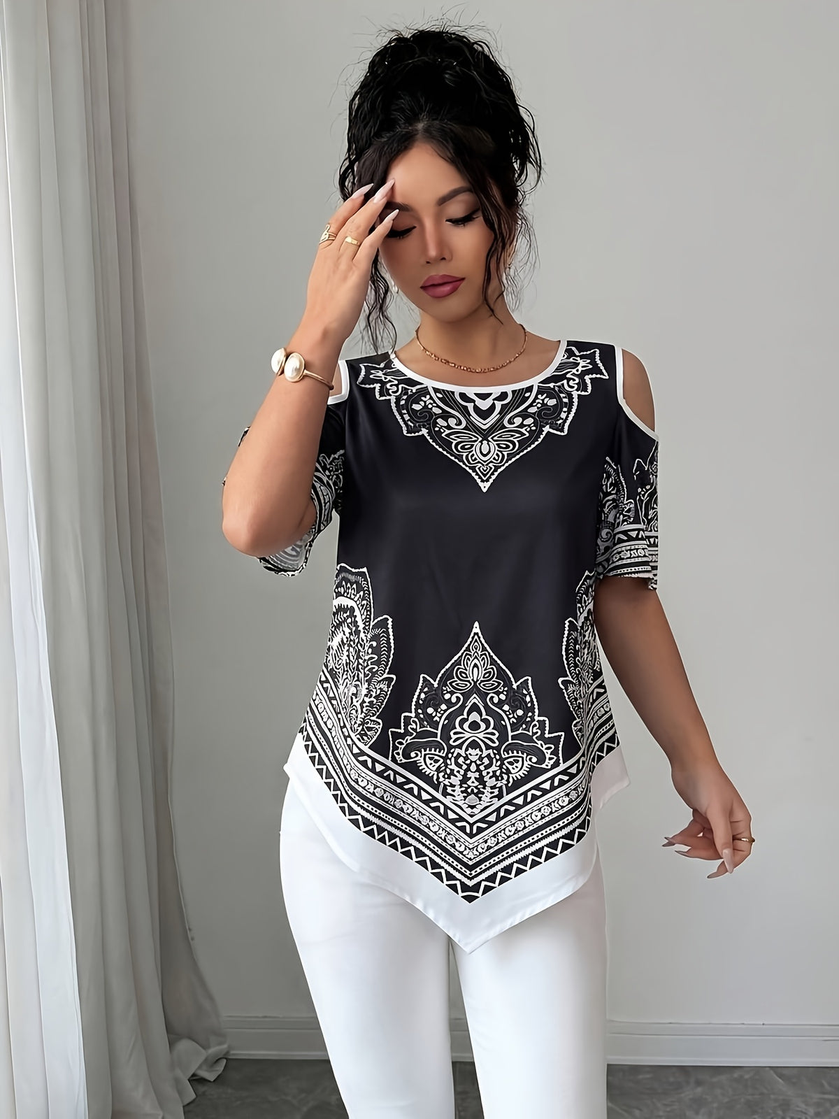 Women's Elegant Asymmetrical Hem Blouse Top - Short Sleeve Round Neck Church Shirt with Asymmetrical Hemline, Black & White Print Suitable for Commuting, Church Events, Casual Outfits, Spring Summer Fall Wardrobe Essential - Black