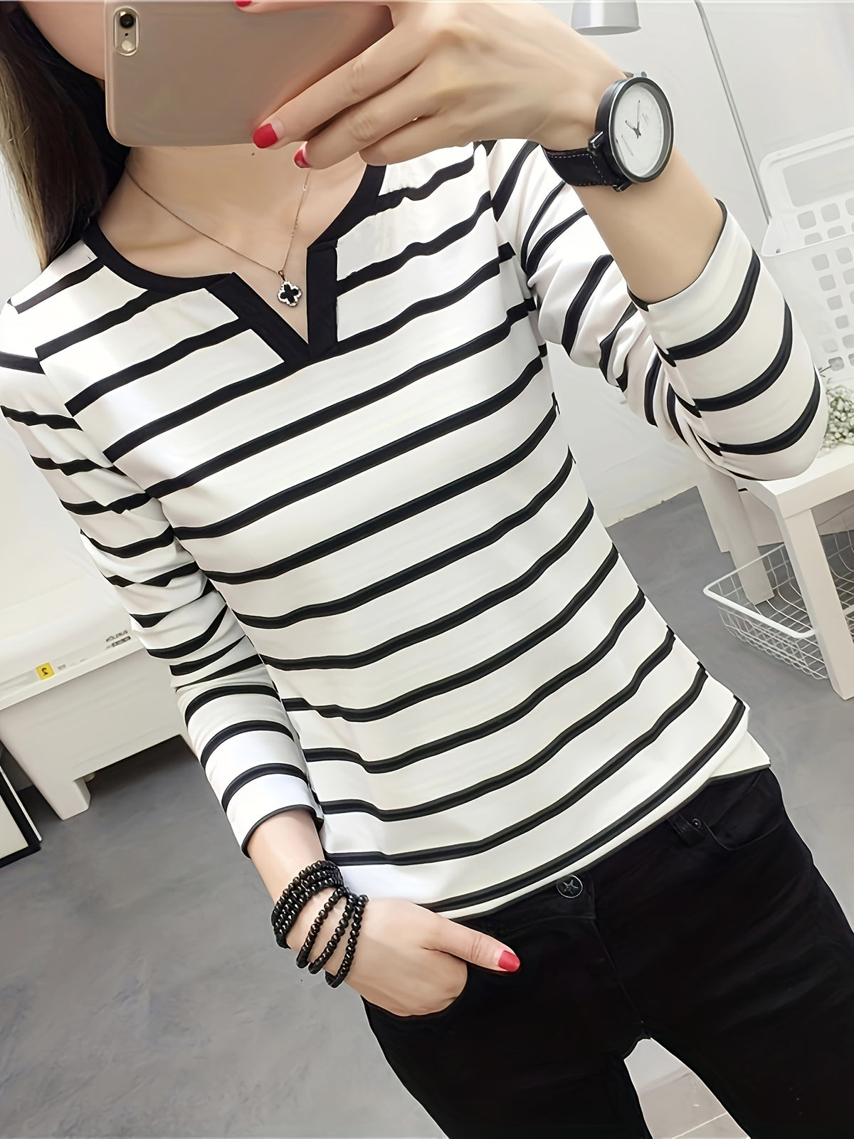 Spring/Autumn Japanese and Korean Style Black and White Striped V-Neck Long Sleeve T-Shirt for Women, Base Layer Top - White