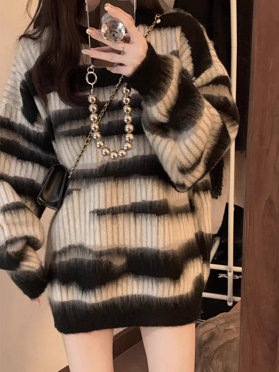 New Autumn And Winter Women'S Clothing from Europe And America Features a Relaxed Style with a High-End Feel, a Mid-Length Color-Blocked Pullover Sweater Coat - Black