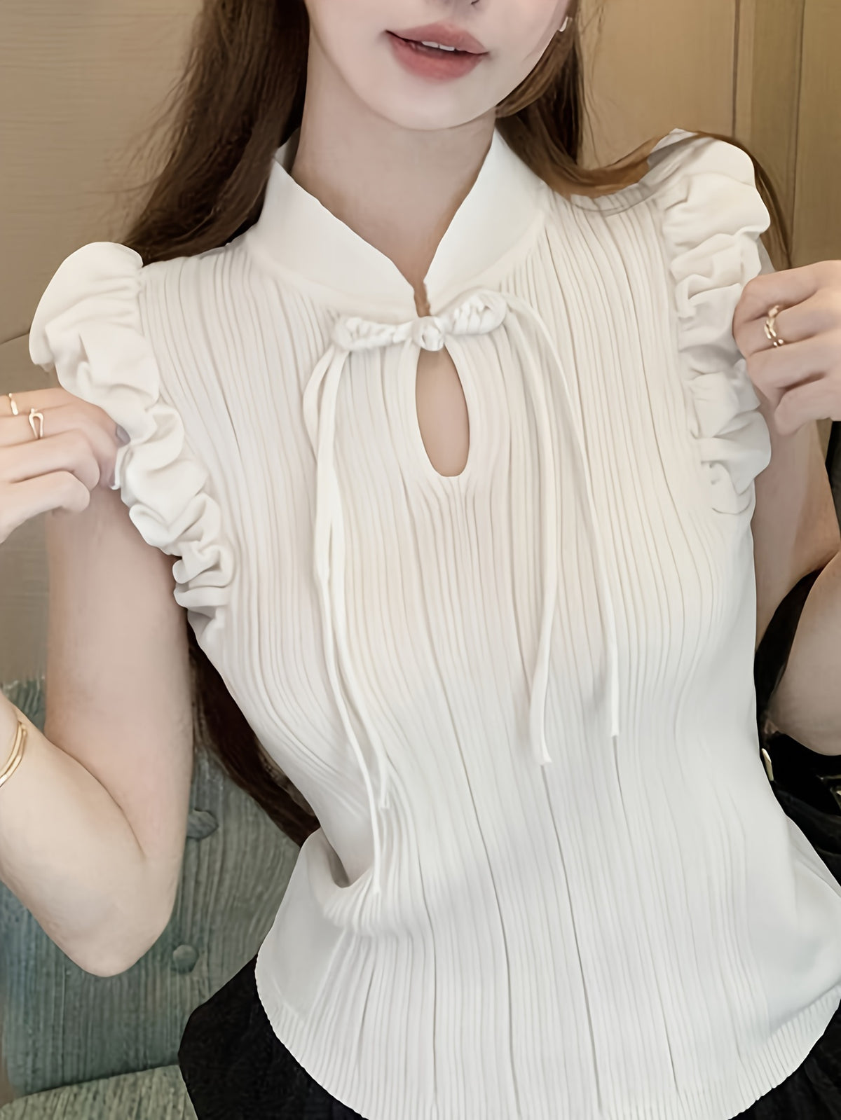 Sleeveless Top with a Solid Color, Featuring a Stand Collar And Ruffles, Perfect for Casual Spring And Summer Wear, Versatile And Elegant for Women'S Fashion - White