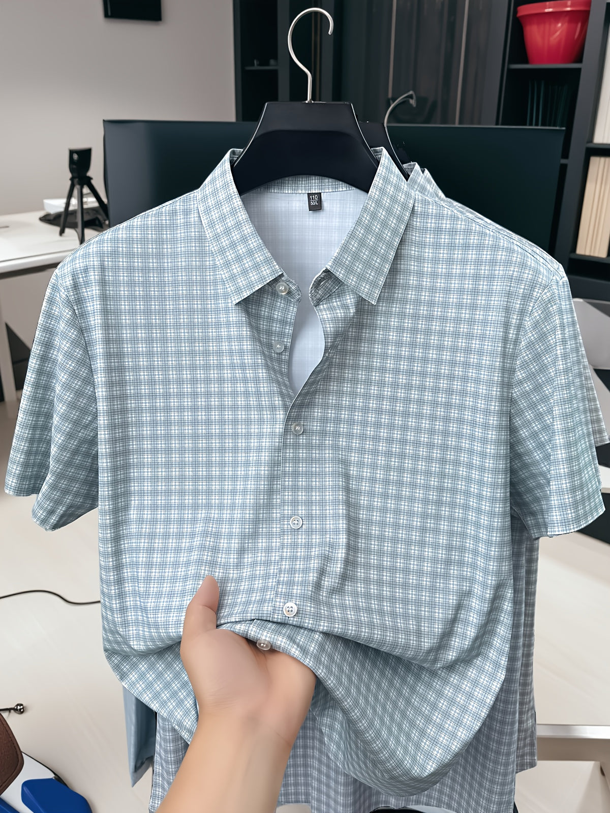 Summer Men's Ice Silky Fiber Fabric Short-Sleeve Shirt, Completely Seamless, Wrinkle-Free, Iron-Free, Business Casual, Cool, Wrinkle-Resistant, High-End and Elegant, Birthday Gift - Light Green