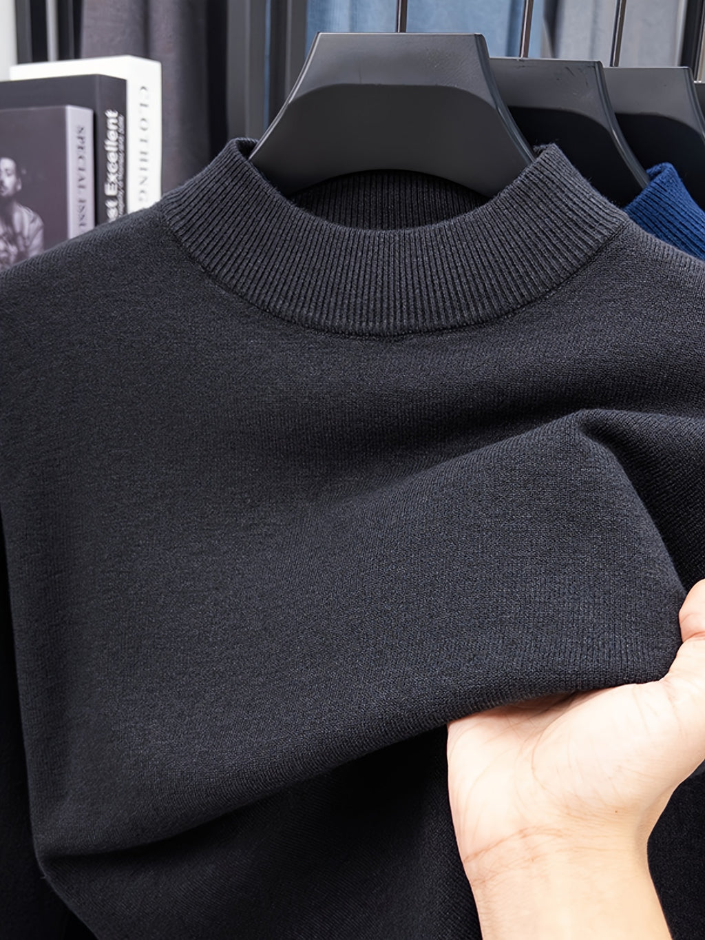 Minimalist Urban Crewneck Sweater for Portable Daily Commuting - Deep Gray