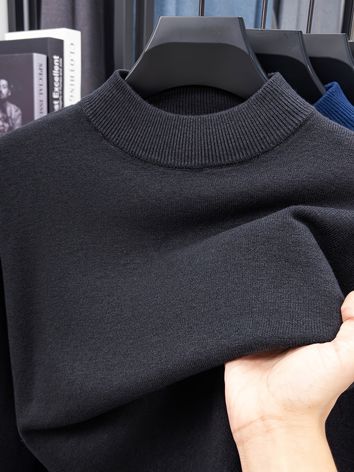 Minimalist Urban Crewneck Sweater for Portable Daily Commuting - Deep Gray