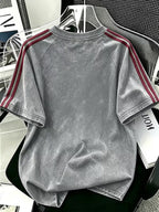 By Warner Bros., This American Retro Men's Washed Short T-shirt Features Bold and Bold Lines, Joyful and Fun Printed Patterns, Side Contrasting Stripes, Comfortable and Breathable, Suitable for Daily Commuting in Summer - Grey