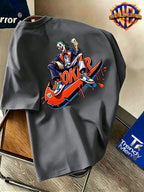 Warner Bros. Authentic Men's 100% Short-Sleeve T-Shirt, Trendy Hip-Hop Character Top, Featuring a Dominant Seated Figure Holding Playing Card Accessories, Adorned with Red-Orange Color-Block Dripping Enamel Paint Patterns, Exceptional Visual Impact - Dark Gray