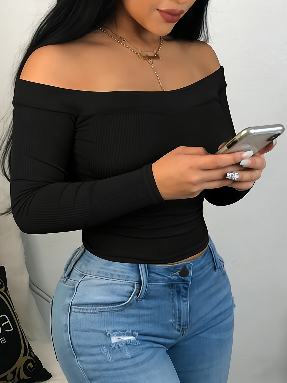 Spring And Autumn New Fashion, Elegant And Sexy, Suitable for Daily Wear, Commuting, And Dates. Versatile Black Off-Shoulder Long Sleeve Top That Flatters The Figure. Slim Fit And Stylish, a Must-Have for Going Out - Black