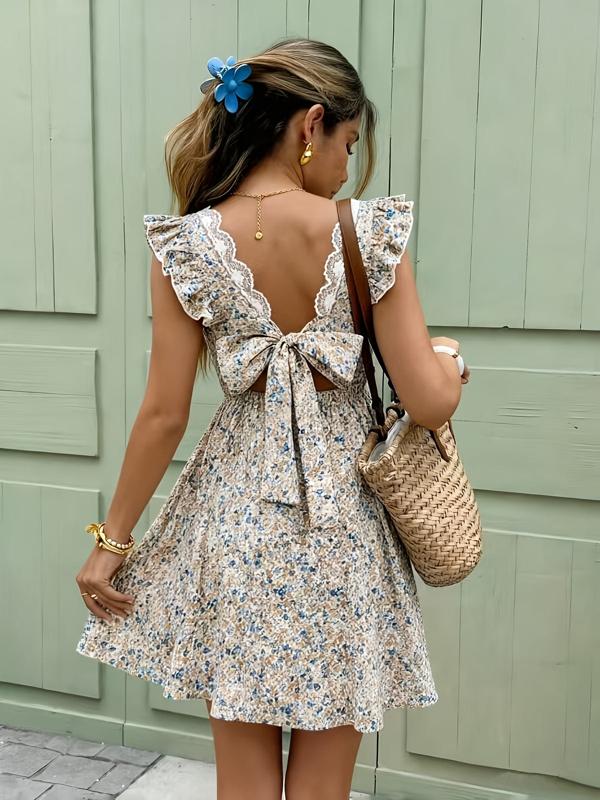 French Elegant Floral Print V-Neck Dress, Ruffled Hem And Belt Detail - Mixed colors