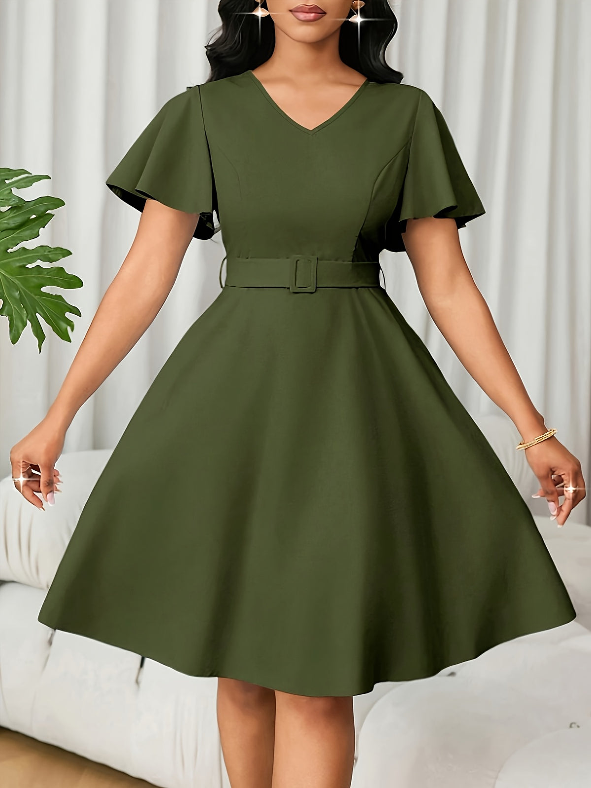 V-neck A-line Skirt, and Figure-hugging, with Ruffled Short Sleeves and a Belt, Mid-length Dress, Elegant and Graceful for Dates, Commuting, and Daily Wear - Green