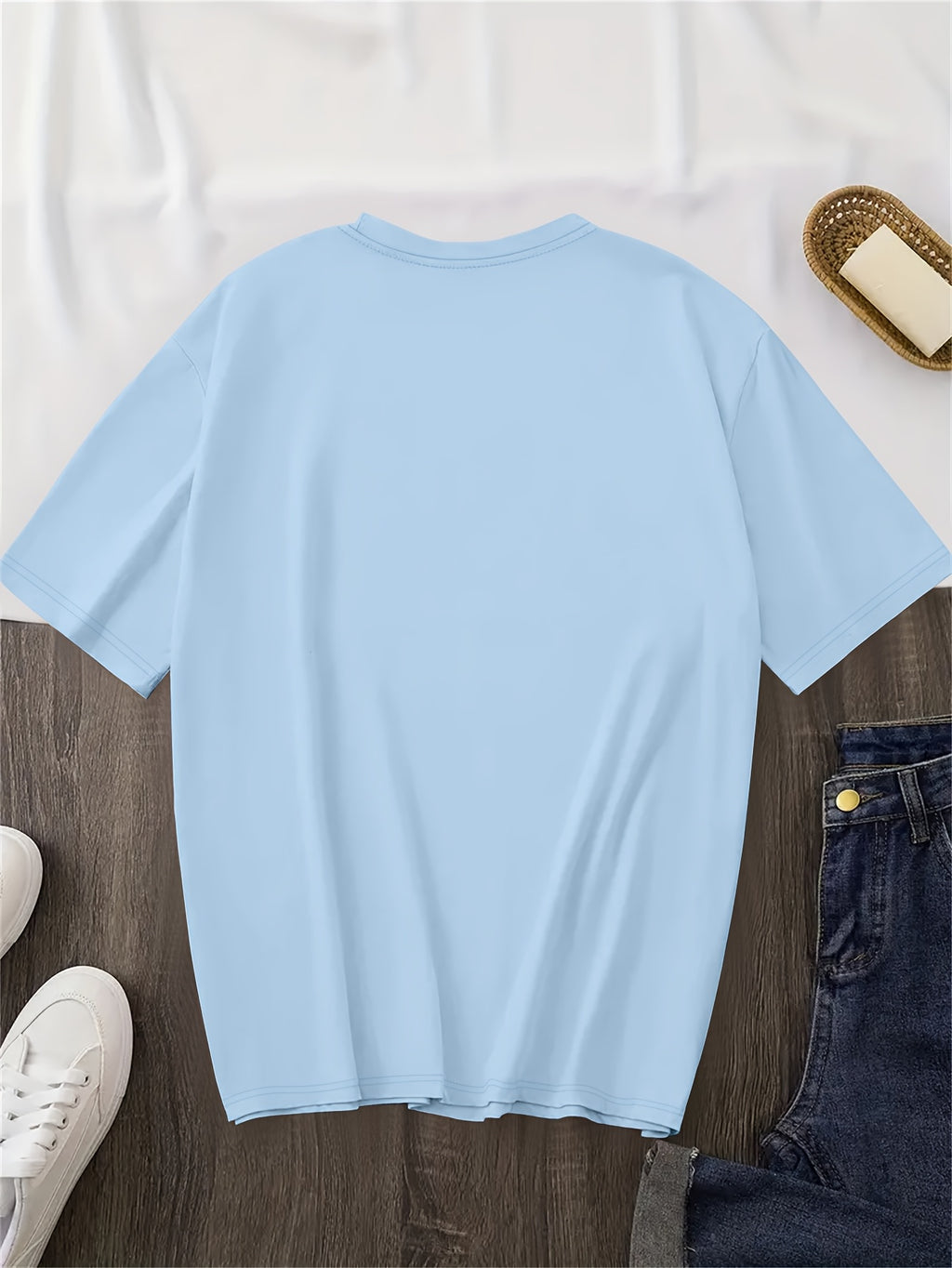 A Very Trendy Solid-color Women's Fashion T-shirt That Is Perfect for Spring and Summer, and Versatile Enough for All Seasons and All Body Types! - Sky Blue