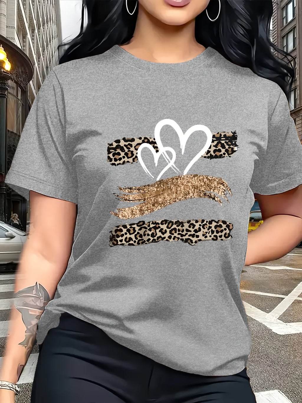 Leopard Print Heart Glitter-themed Pattern Print, Fashionable Breathable T-shirt, for Family Travel,, Casual S, Daily Commutes, Matching Outfits for Sisters, Versatile T-shirt 30057 - Light Grey