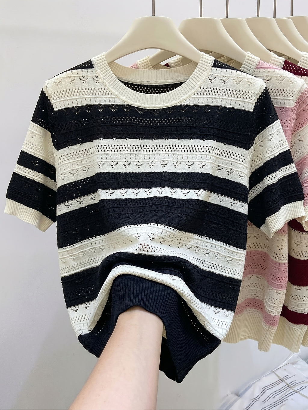 Summer Round Neck Hollow Color Blocking Short-Sleeved Top, Korean Style Color Blocking Striped Hollow Sweater Women'S Summer Round Neck Thin Short-Sleeved Top Fashionable Versatile Breathable Comfortable Inner Wear Outer Wear T-Shirt - Black