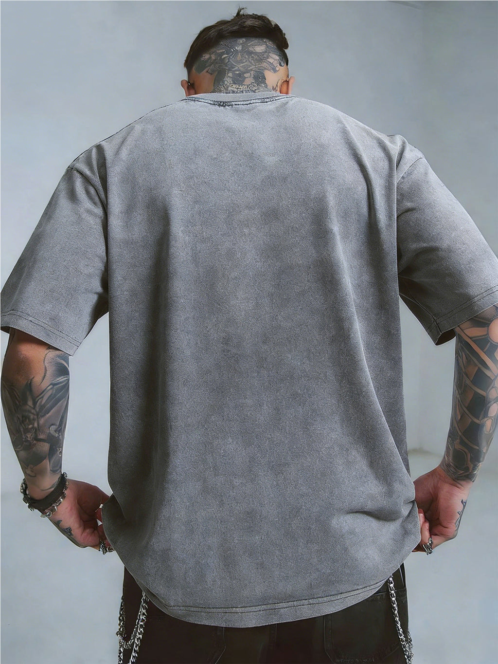 Warner Bros. Officially Authorizes Portrait Pattern Printed Retro Washed Distressed Short Sleeved T-shirt for Both Men and Women, Machine Washable Daily Commuting Outdoor Sports and Leisure Top - Grey