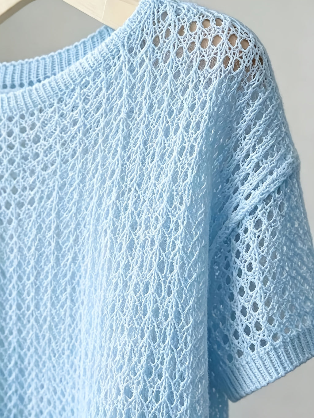 Women's Hollow Out Short Sleeve Blouse Sweater - Semi-Sheer Crochet Round Neck Lightweight Summer Top, Breathable Loose Pullover Blouse Suitable for Daily Wear & Vacation, Machine Washable Solid Color Crochet Knitwear - Sky Blue