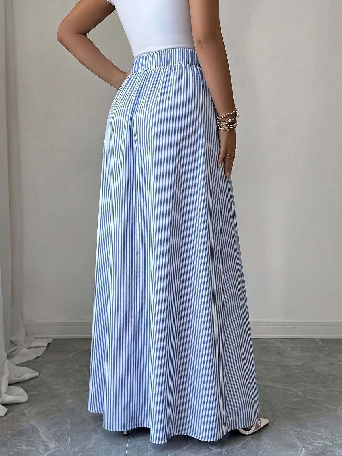 New Women's Striped A-Line Skirt, Simple and Stylish for Commuting, Casual, and Business, Elegant Half-Skirt with Button-Decorated Pockets - Blue