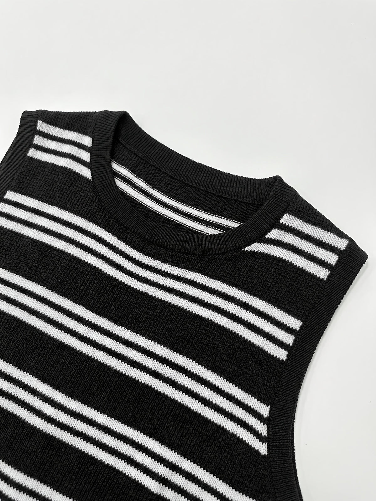 Summer New Men'S Knit Casual Loose Pullover Shirt, Casual Vacation Style Easy Classic Striped Round Neck Sleeveless Vest, Suitable for School, Work, Commuting, Travel, Vacation, Street Wear - Black