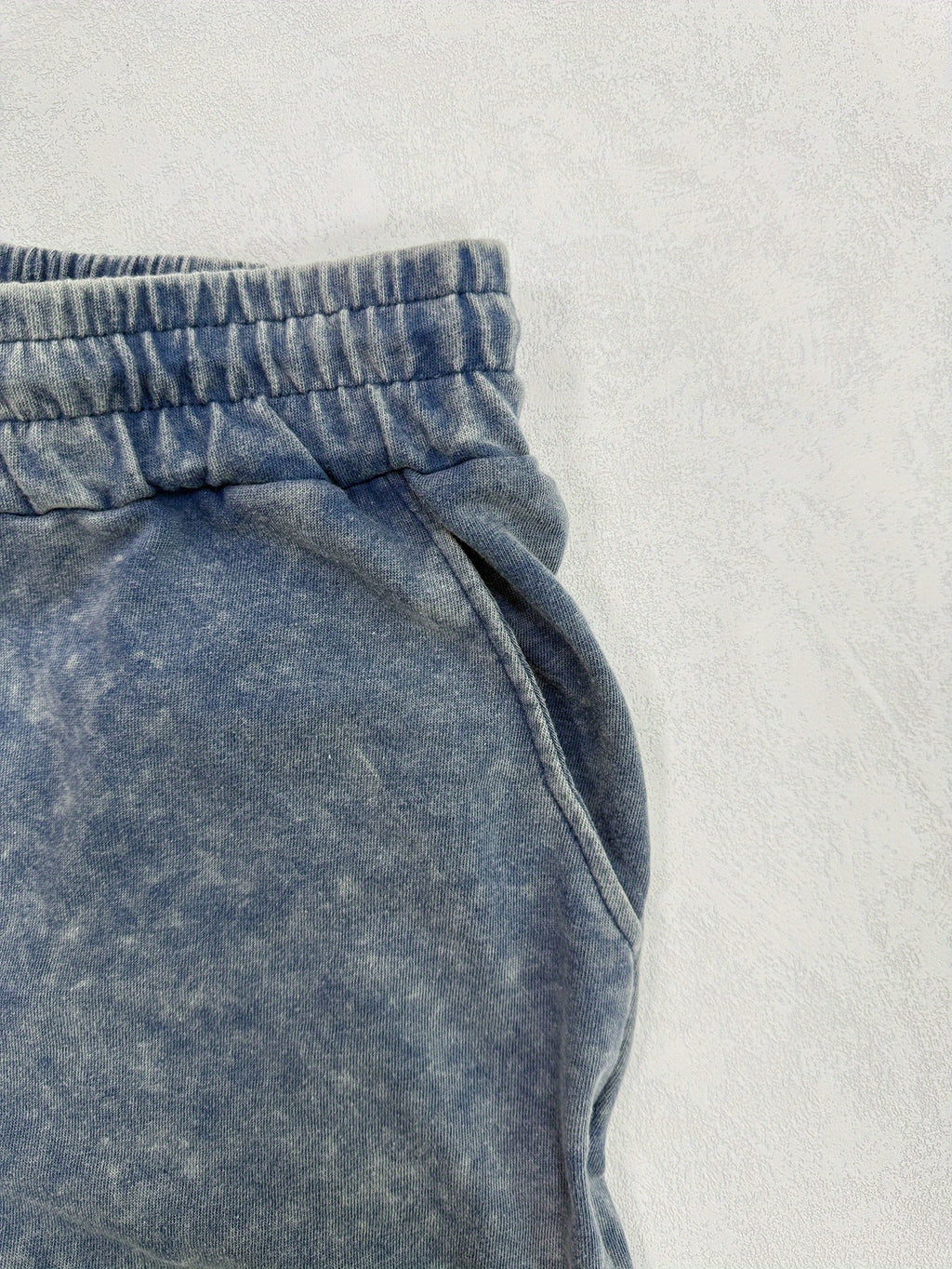 Small Niche Design, Fashionable and Trendy Patterns, Printed Women's Summer Retro Washed Distressed Shorts, Loose and Casual - Blue