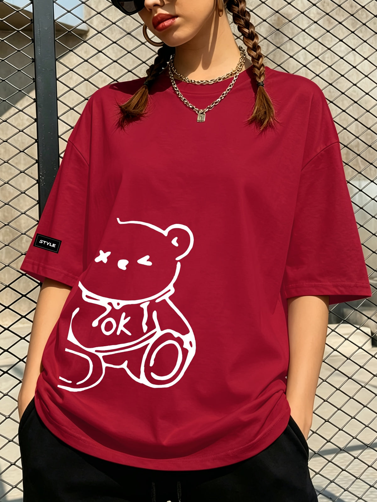Minimalist Line Bear 'OK' Letter Print T-Shirt, Loose Fit, Casual and Relaxed Vibe, Perfect for Stylish Youthful Daily Street Outfits. - Red
