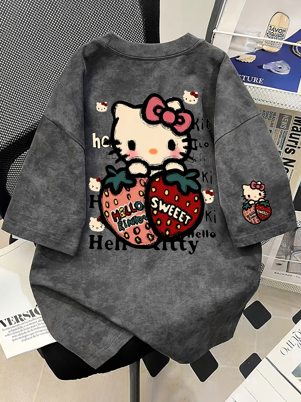 2026 New Summer Trendy Sanrio Fun Hello Kitty and Strawberry Letter Print Tie-Dye Short Sleeve T-Shirt for Women, Loose Fit Boyfriend Style Casual Versatile Top - Deep Grey