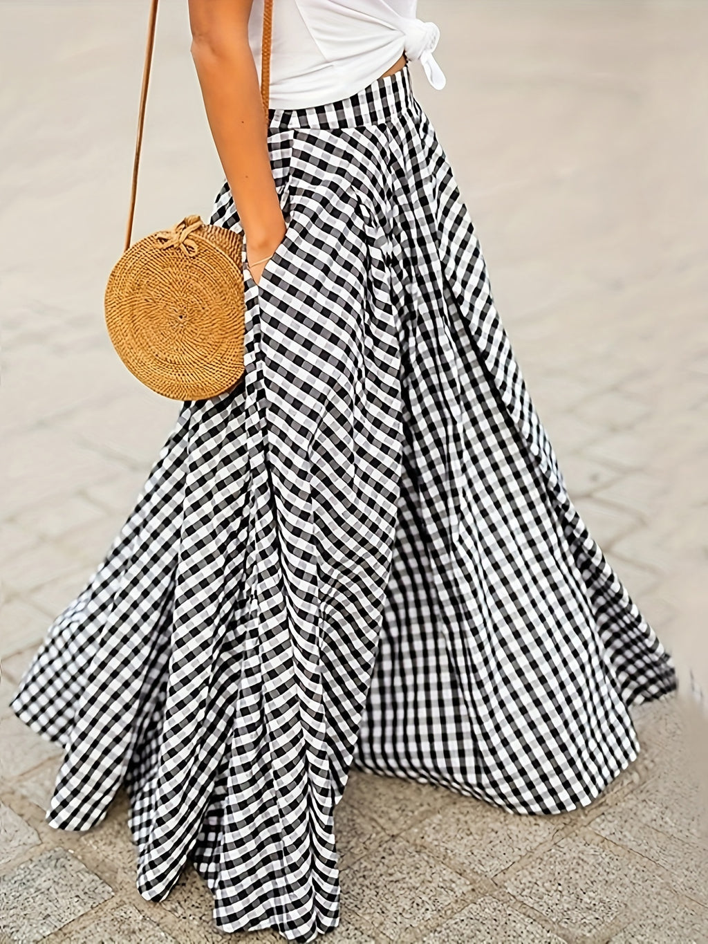 Fortune-Attracting Elegant Pencil Skirt - Black And White