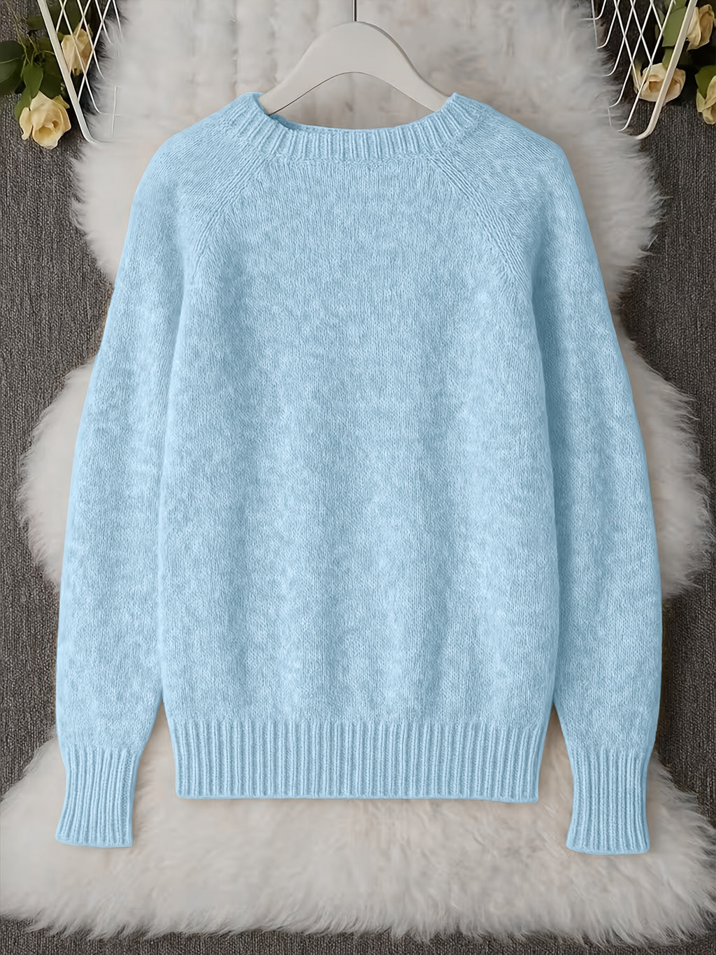 French-style Round-neck Sweater, Soft and Cozy, Elegant Design, Perfect for Spring and Autumn Commuting and Outings - Sky Blue