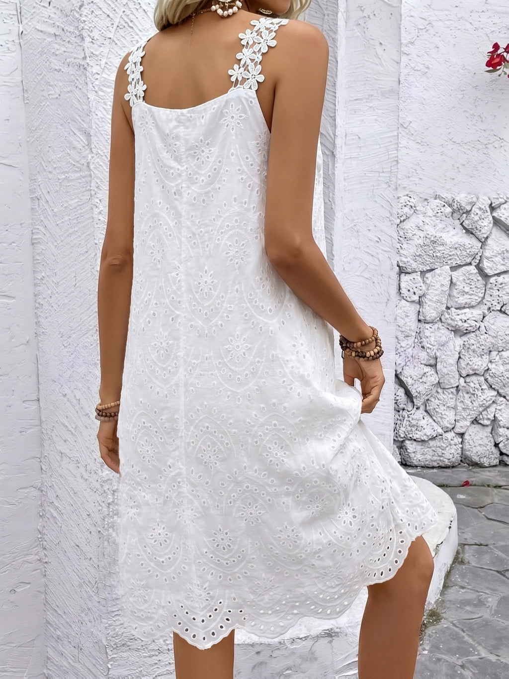 French Hollow Embroidery Square-Neck Sleeveless Dress, with Lace Shoulder Strap Design, Loose A-Line Vacation Midi Dress, Niannian Women'S Wear - White