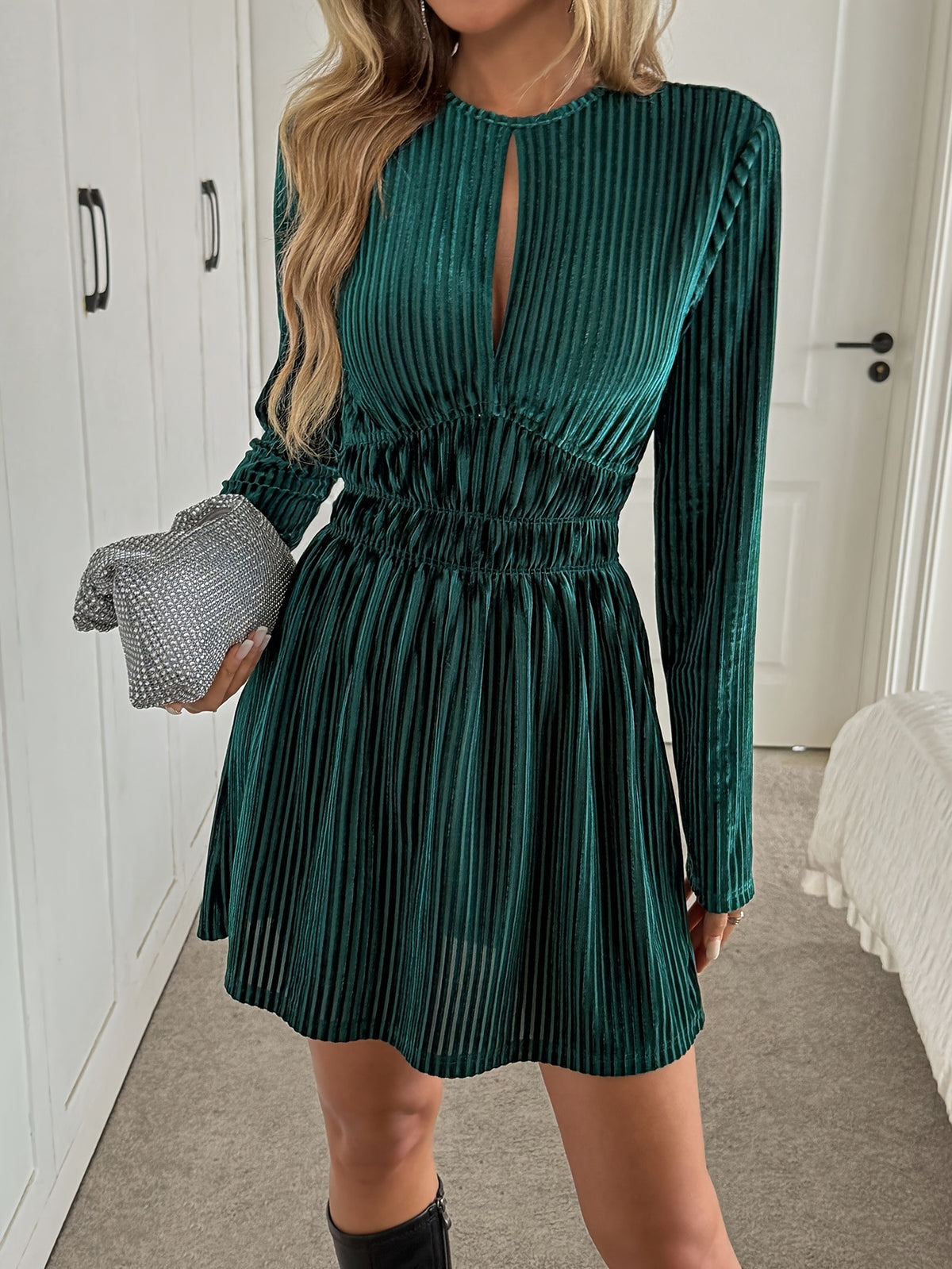 Ladies' Elegant Pleated Velvet Date Dress - Dark Green