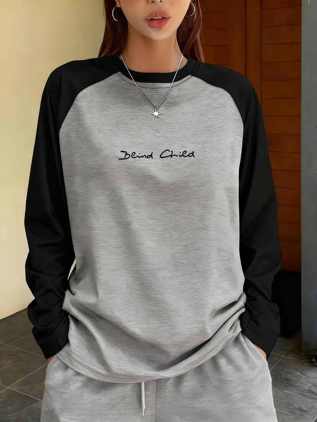 Women's Y2K Oversized Raglan Sleeve T-Shirt - Loose Fit High Elasticity Round Neck Pullover Top with Color Block Letter Graphic Print, -Line Casual Shirt Suitable for Spring and Autumn Wear - Grey