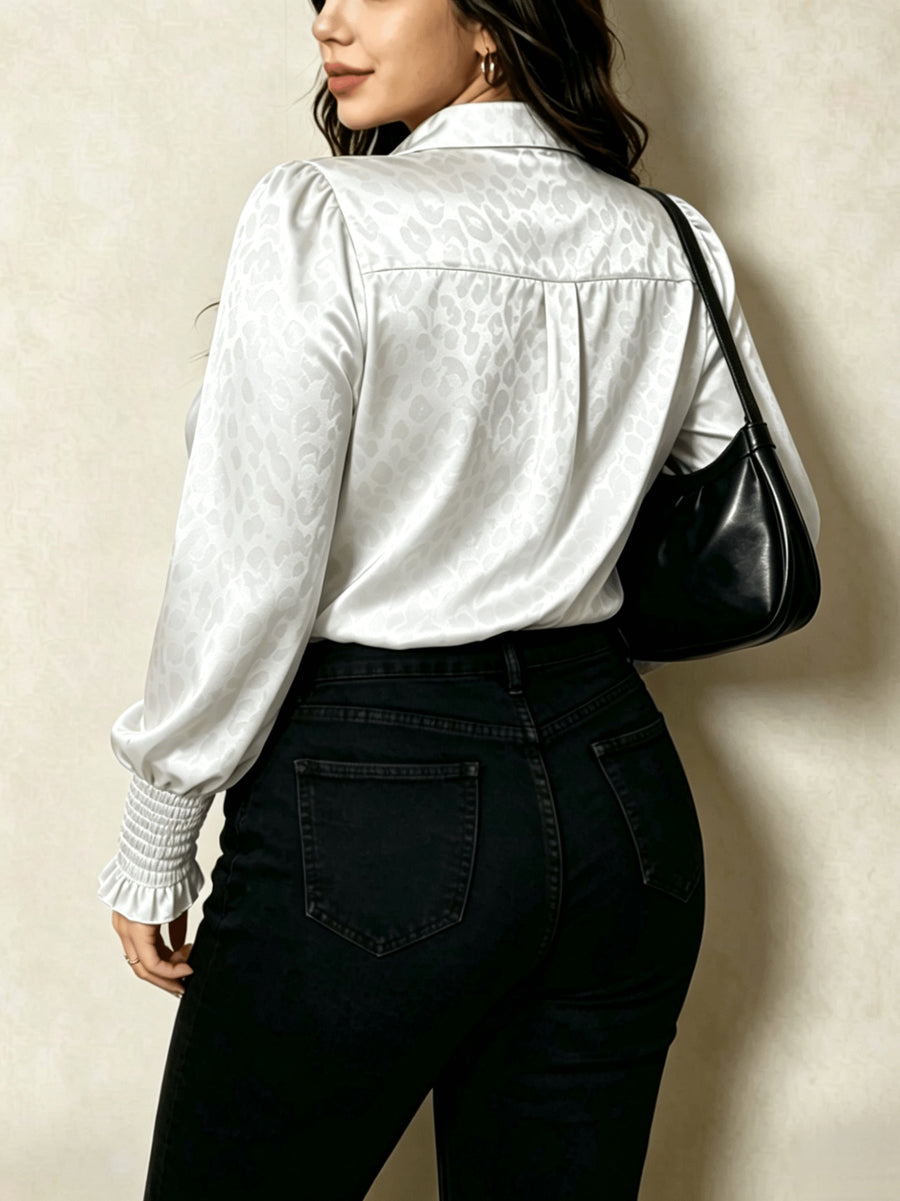 Plus Size, Plus-size Women's European and American Style Satin Leopard Print Office Blouse, Elegant Commuting T-shirt, Machine Washable, Top Suitable for Casual Outings and Office Wear - White