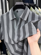 [Sleek Awakening OBM] Spring/Summer New Men'S Polo Shirt, Old Money Style Knit Jacquard Striped Contrast Half-Button Placket Cutaway Collar Short Sleeve T-Shirt for Men, Fashionable And Versatile Pullover Base Layer Top - Deep Grey
