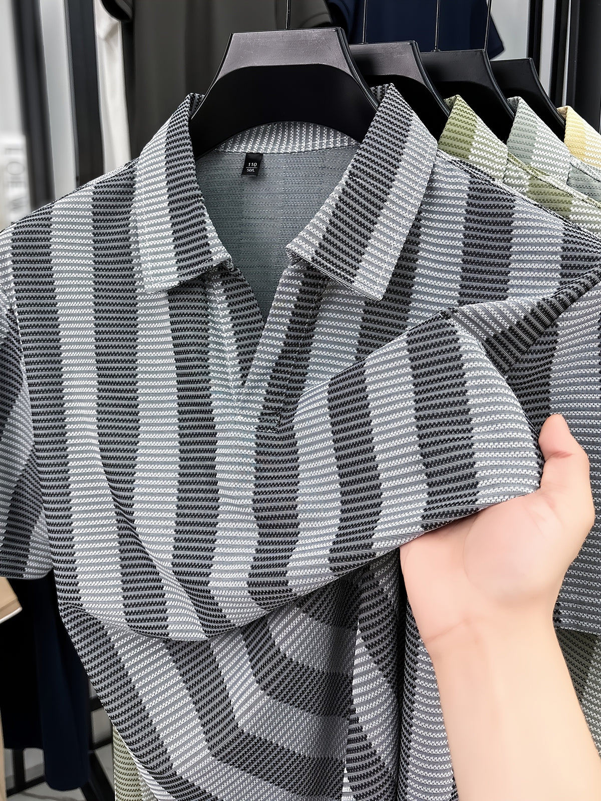 [Sleek Awakening OBM] Spring/Summer New Men'S Polo Shirt, Old Money Style Knit Jacquard Striped Contrast Half-Button Placket Cutaway Collar Short Sleeve T-Shirt for Men, Fashionable And Versatile Pullover Base Layer Top - Deep Grey