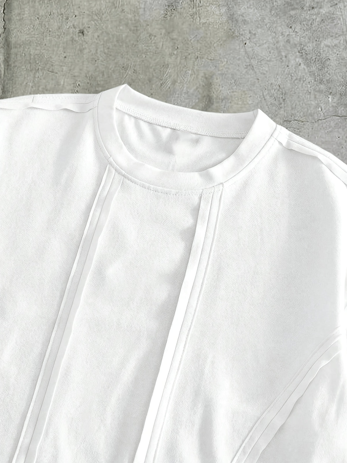 Men's Simple Loose-Fit Crew Neck Short-Sleeve White T-Shirt with a Draped, Three-Dimensional Patchwork Design - White
