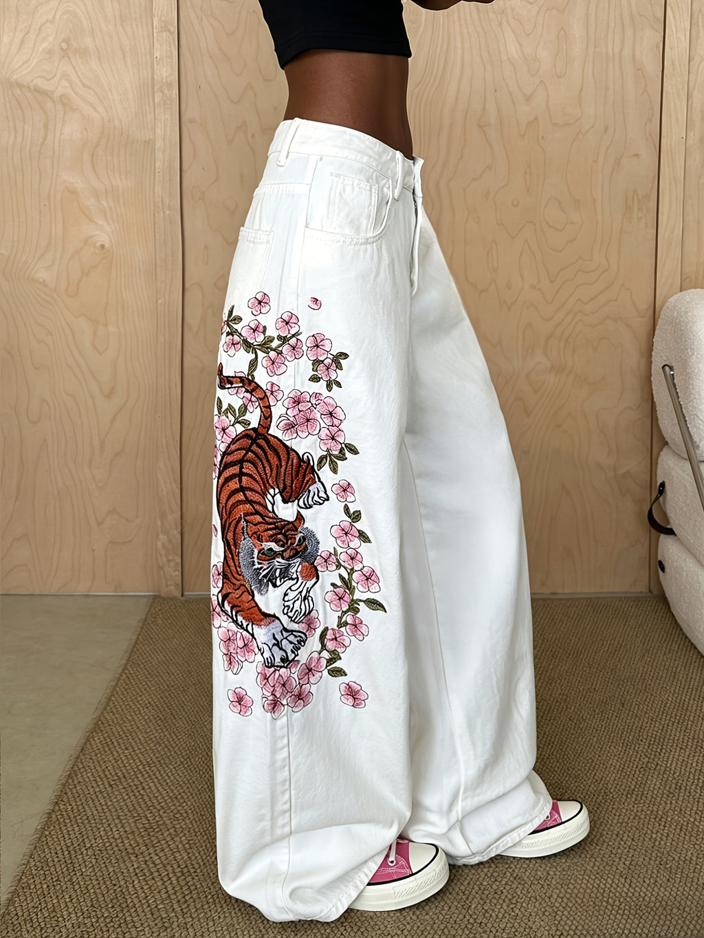 1pc High-waisted Heavy Embroidered Tiger and Floral Loose-fit Women's Denim Pants, Street-style Trendy and Versatile High-waisted White Wide-leg Pants, Belt/accessories Not Included - White