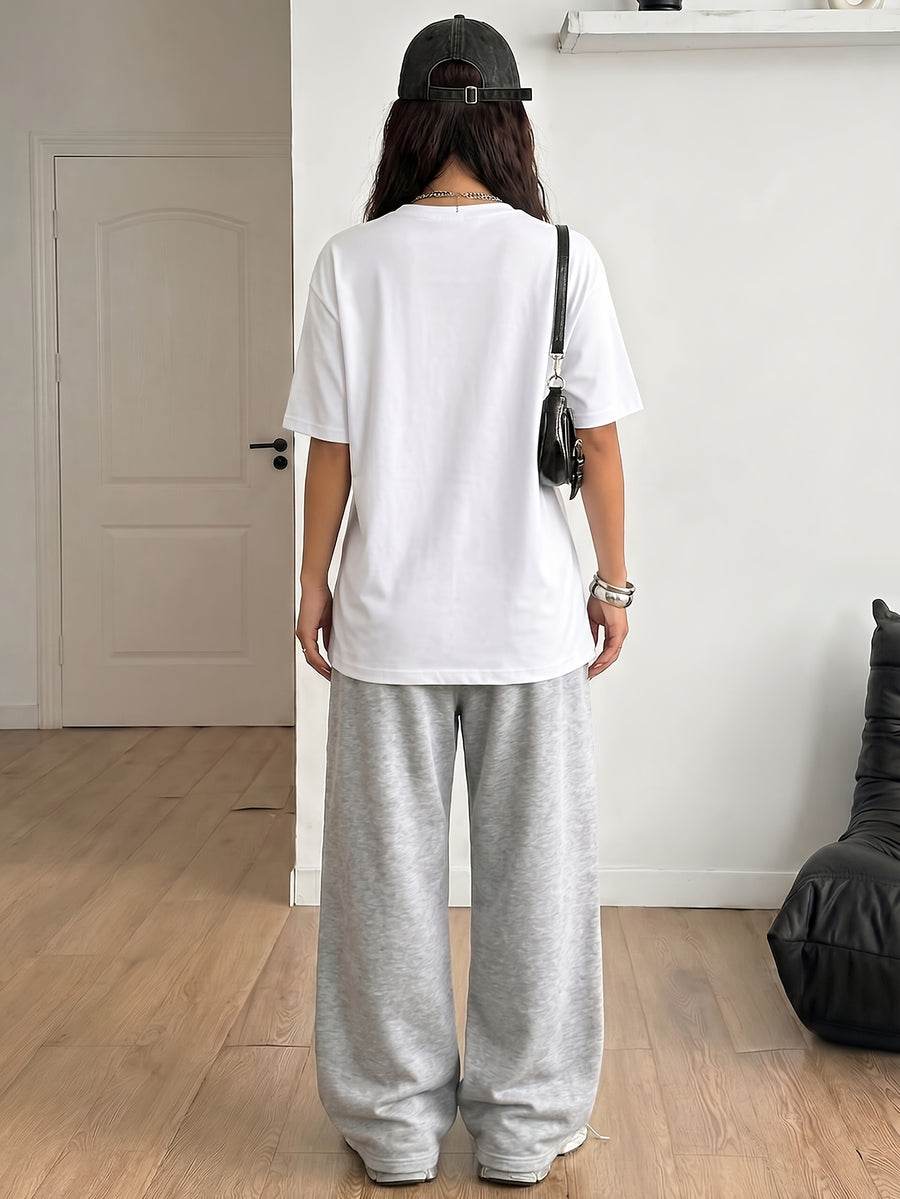 Women's 2-Piece Set: Spring/Summer Fun "Brown Bear" Heart and Letter Print Daily Y Casual T-Shirt with Drawstring Loose Straight-Leg Pants. Soft, Comfortable, Niche Hip-Hop Y2K Versatile Streetwear T-Shirt Set, Suitable for Summer Outings - White+gray