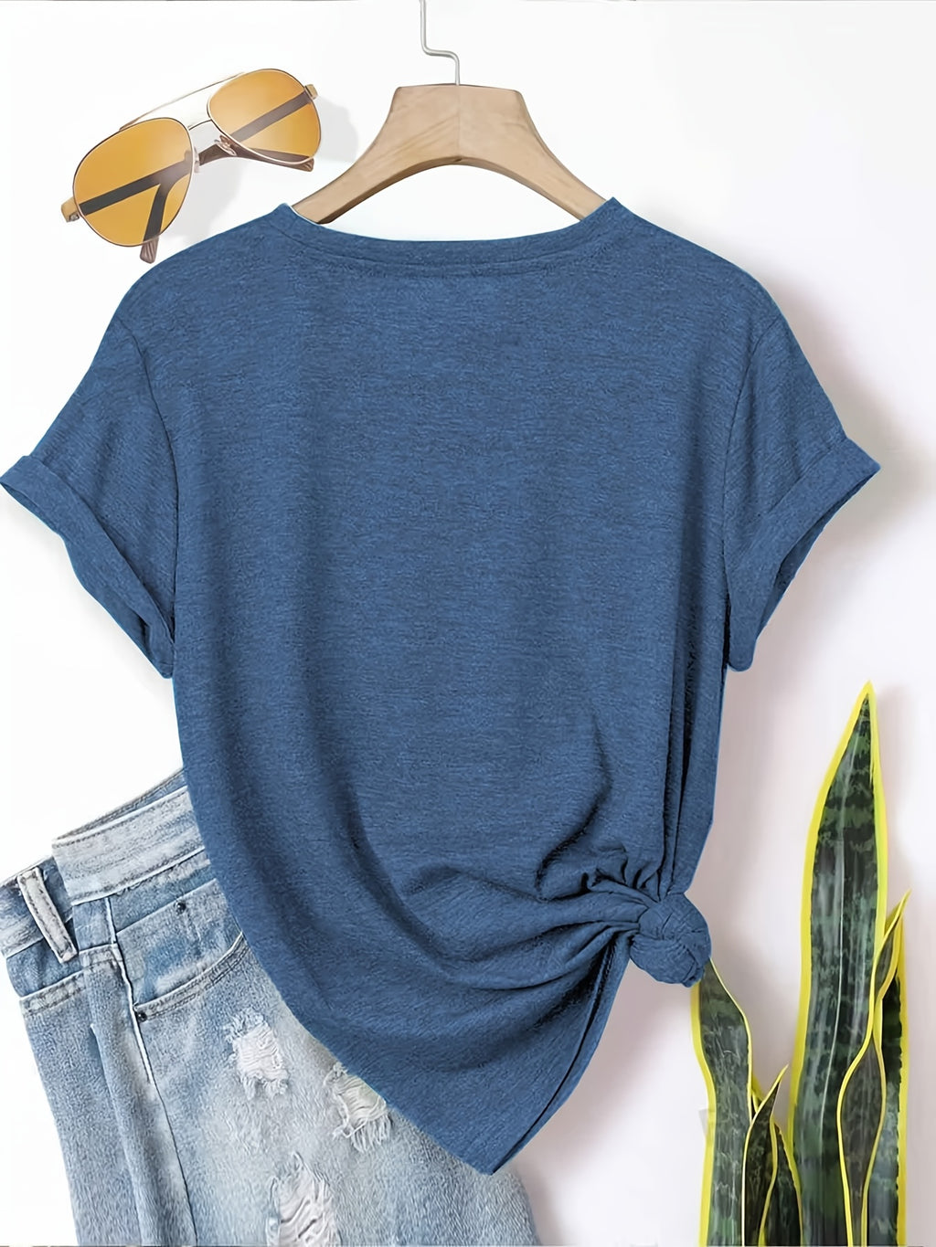 Women'S Funny Black Cat Coffee Lover Graphic T-Shirt - Soft Breathable Tee with "It'S Fine I'M Fine" Slogan, Casual Short Sleeve Round Neck Top for Casual Attire, Cat Tshirt, Comfortable Fit Shirt, Weekend Attire, Playful Design, Quality Print - Dark Blue