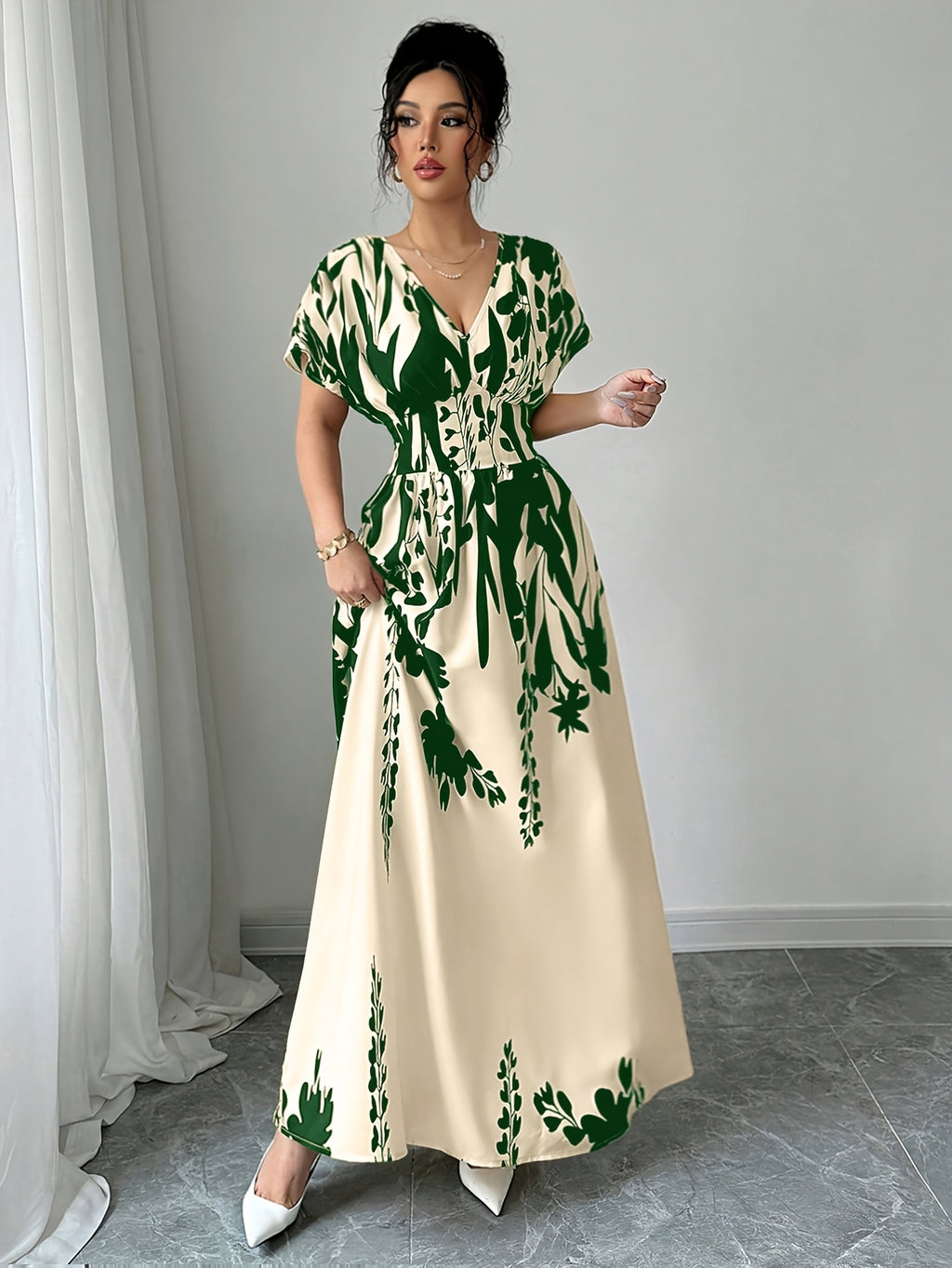 2026 New Summer Black And White Ink Print V-Neck Waist-Cinching Long Dress | Short-Sleeve Elegant Dress Suitable for Upscale Commuting And Dating Outfits - Dark Green