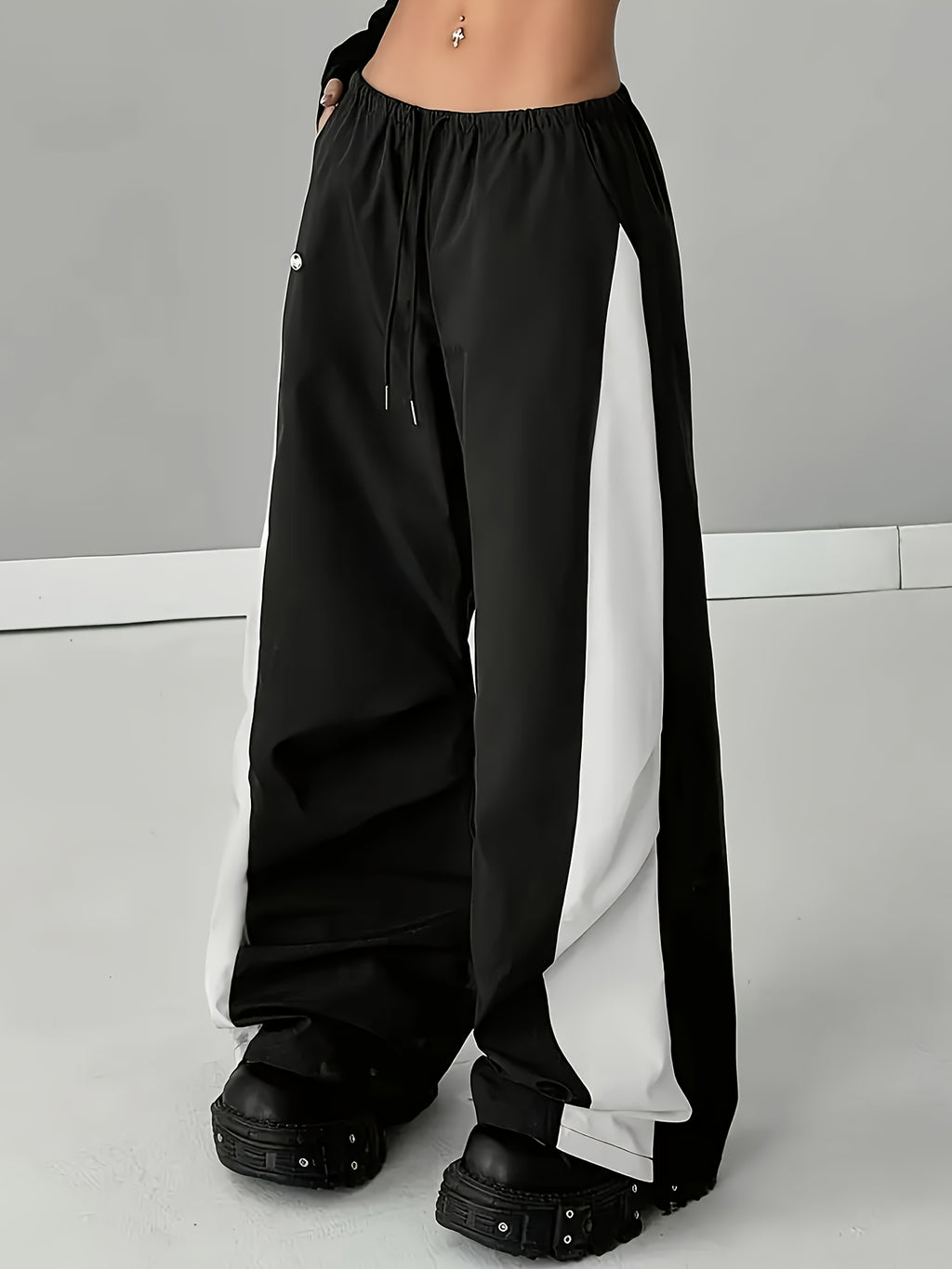 Women's Elastic Waist Wide-Leg Harem Pants - Black and White Contrast Casual Pants, Loose Fit, Machine Washable, All-Season Comfort, Durable Fabric, American Street Style Contrast Drawstring Versatile Wide-Leg Trousers - Black