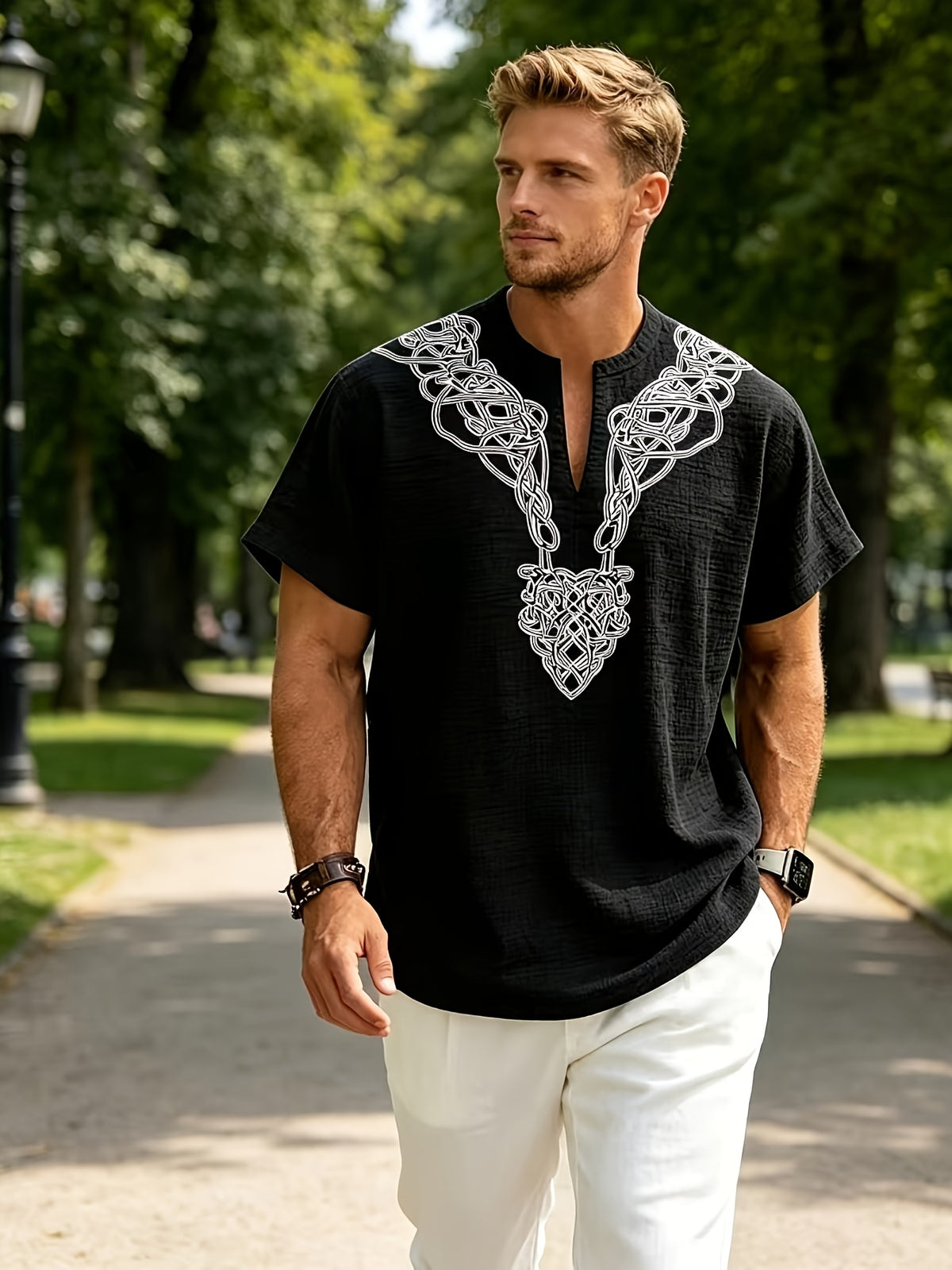 2026 New American Summer Men'S Lightweight Bamboo Rayon Rayon Braid Loose Rune Print V-Neck Casual Short Sleeve - Black