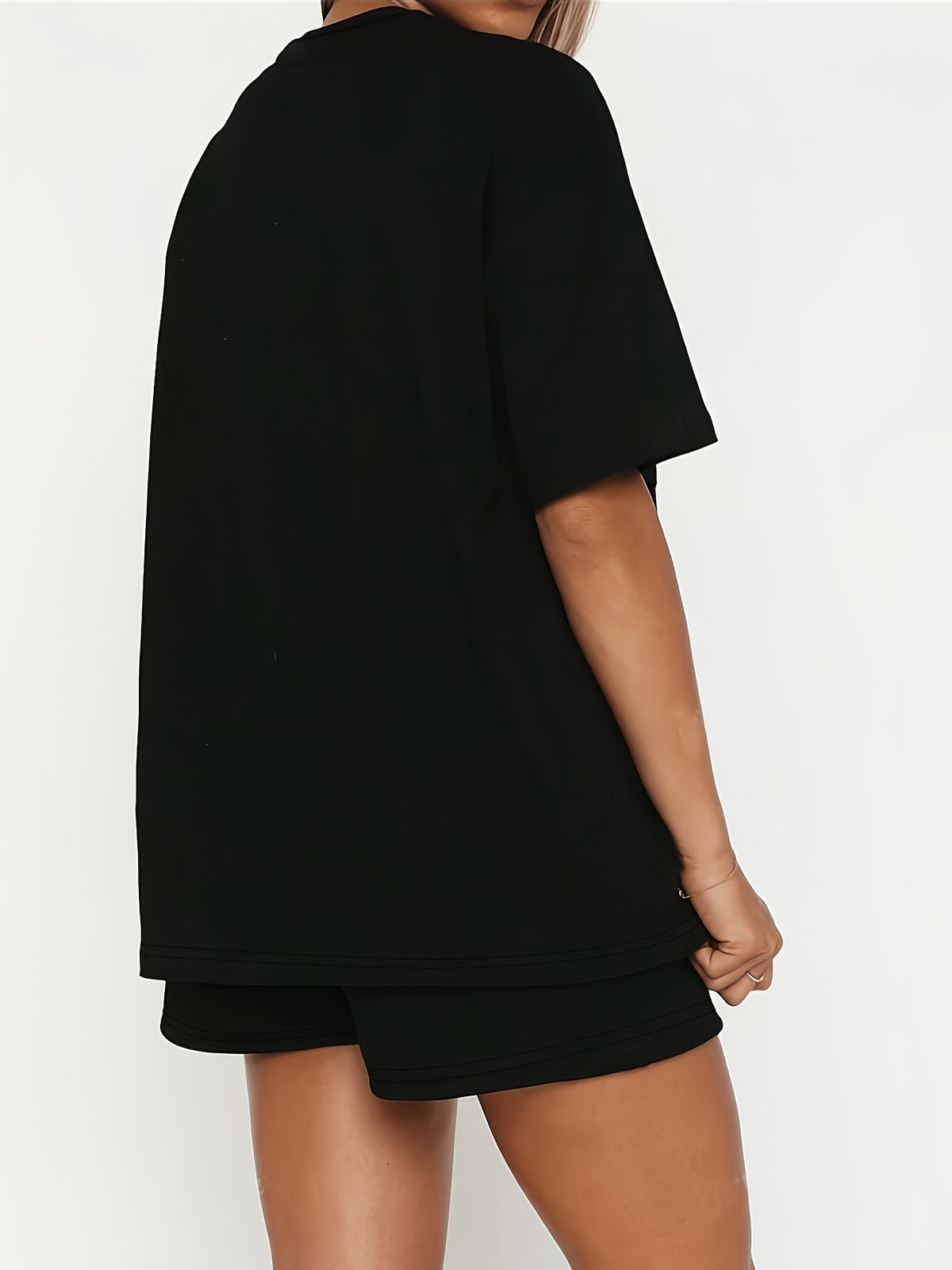 2pcs Set Women'S Casual Loose Fit Printed Round Neck Short Sleeve T-Shirt And Printed Shorts - Black