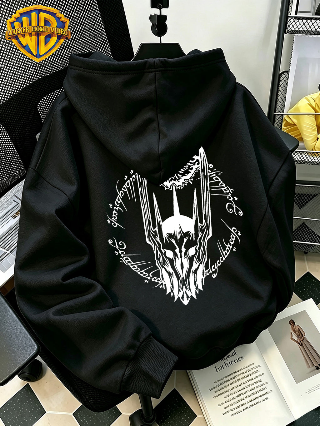 Authorized by Warner Bros., 2026 New Soren Helmet with White Line Print, Men'S Hoodie, Hooded Sweatshirt, Kangaroo Pocket And Drawstring Hat, Suitable for Daily And Outdoor Sports Wear, Autumn And Winter Warm Jacket, Fashionable Jacket - Black