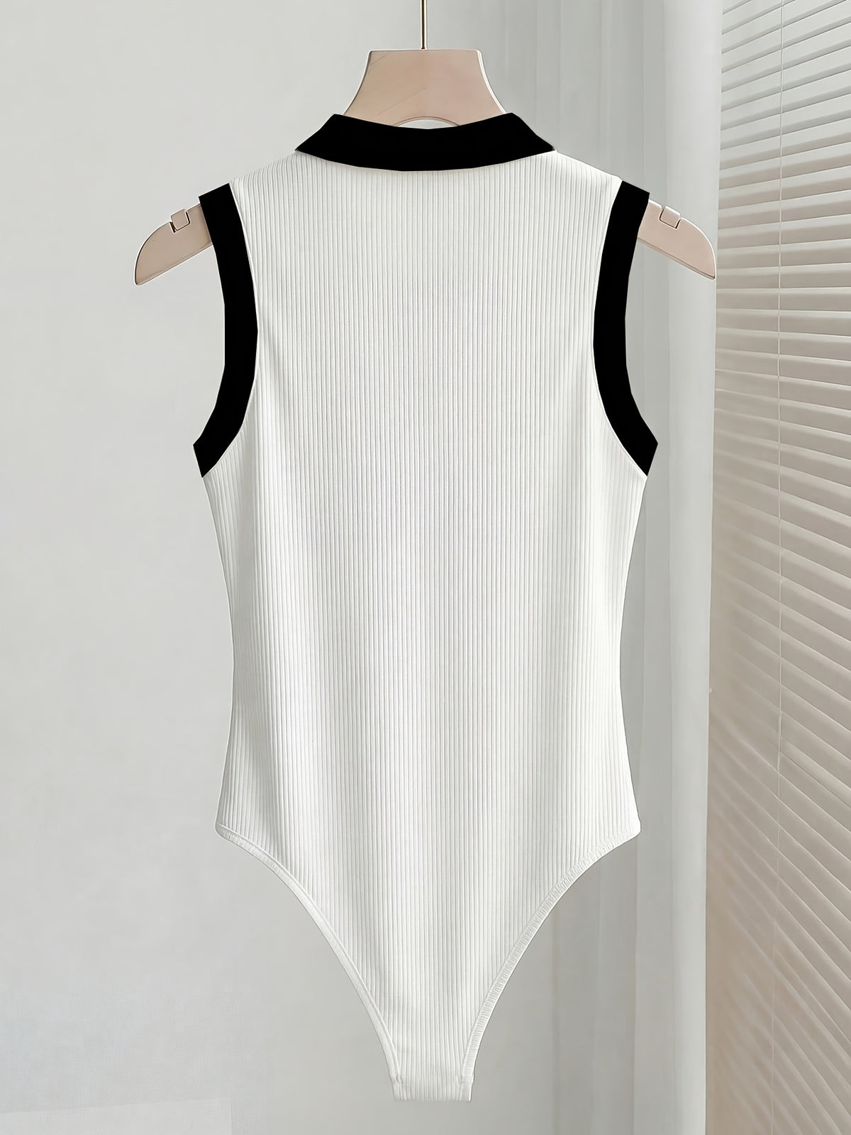 Summer Women'S Sexy Hot Color Block Lapel Slim Fit Bodysuit - Easy Care Fabric, Machine Washable, Hot Style Sleeveless Slim Fit Bodysuit Top - Suitable for Inner Layering, Hot Outfits, Summer Outings, Casual Street Style Occasions - White
