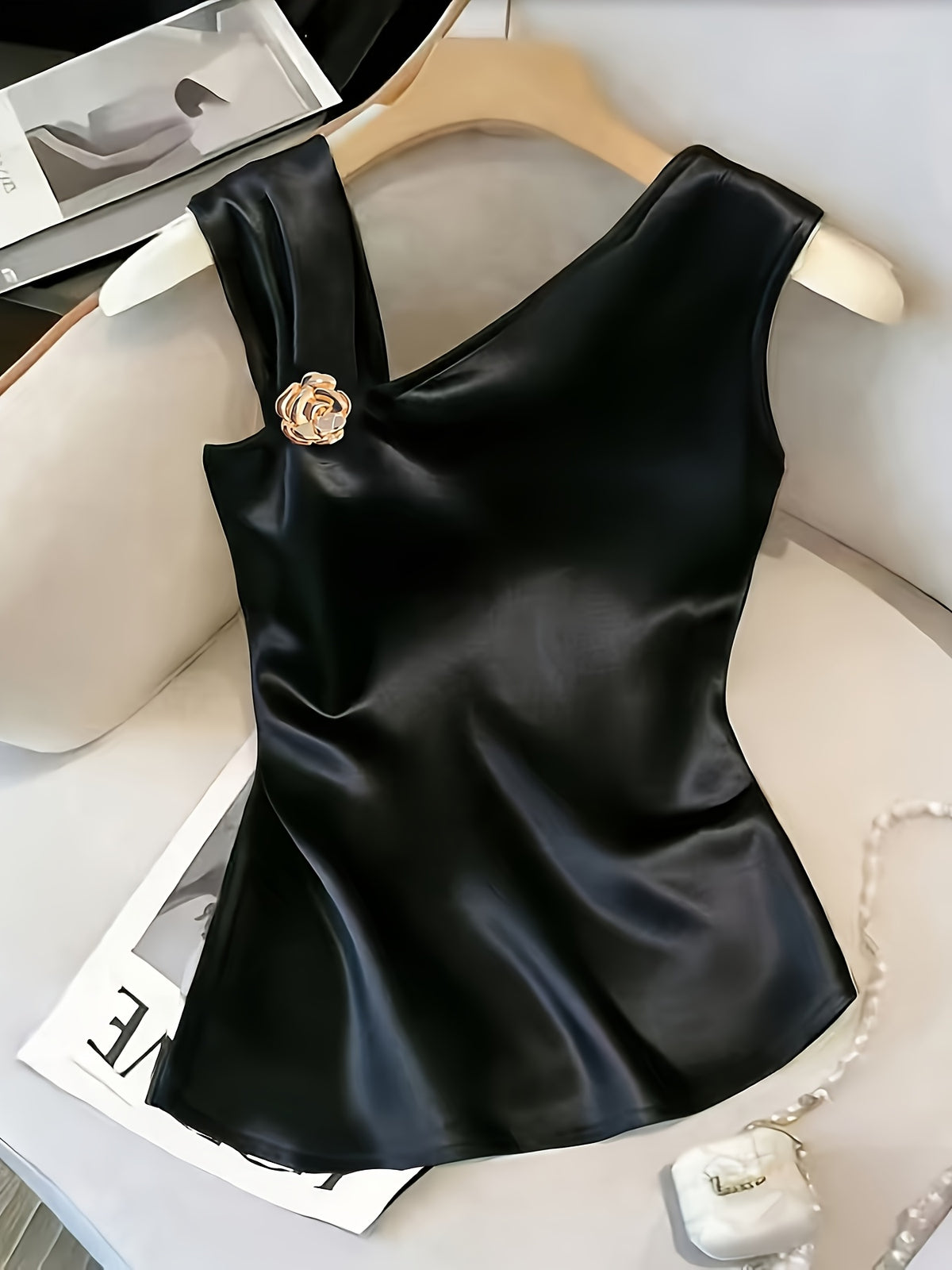 Women'S Elegant Asymmetrical Shoulder Textured Fabric Rose Floral Decoration Button Niche Design Vest Top - Black