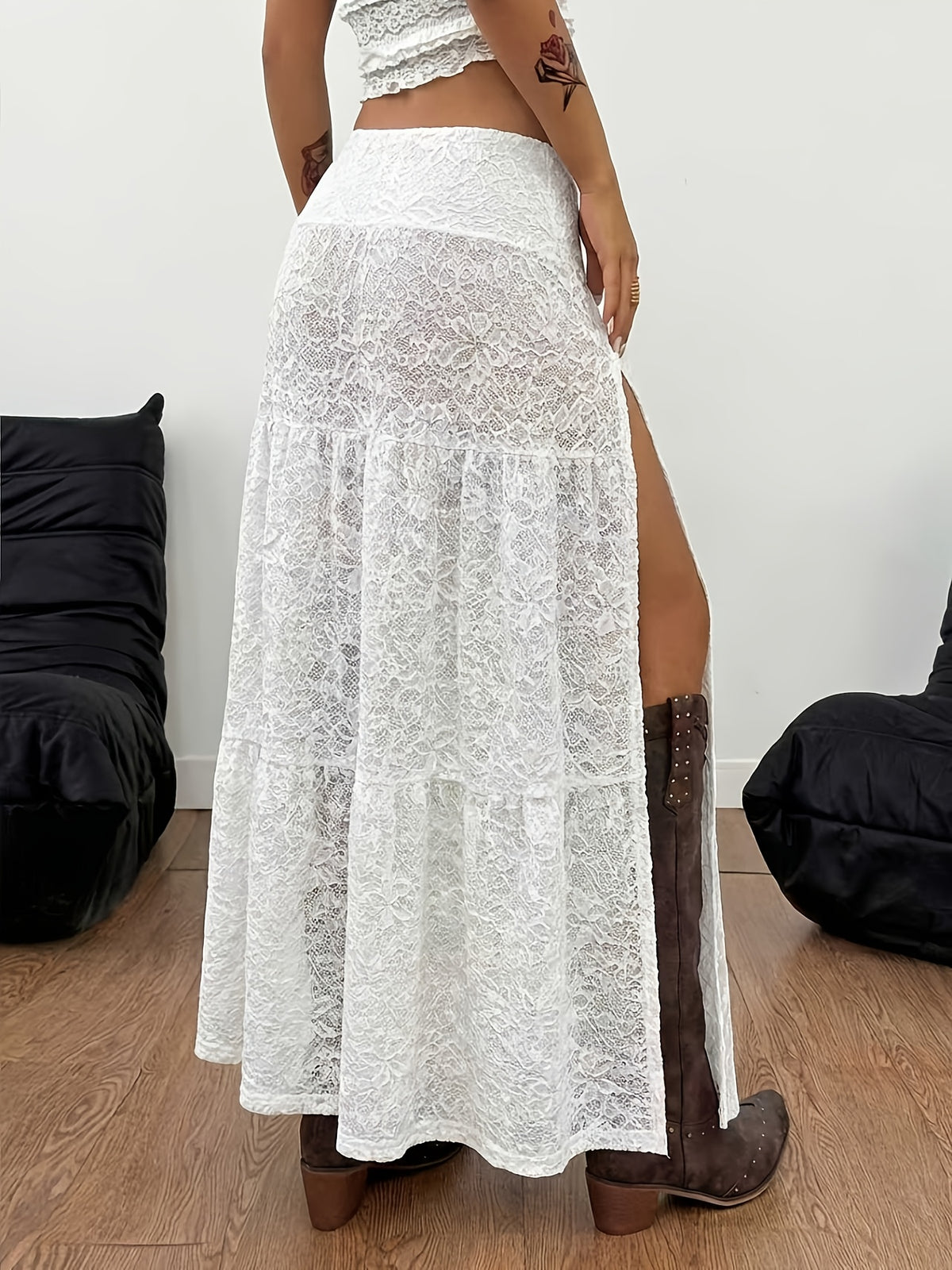 Spring/Summer Women's Fashionable and Comfortable Vacation Style Side Slit Design Solid Color Skirt, High-End Slim-Fit Lace Long Skirt, Slightly Sheer - White