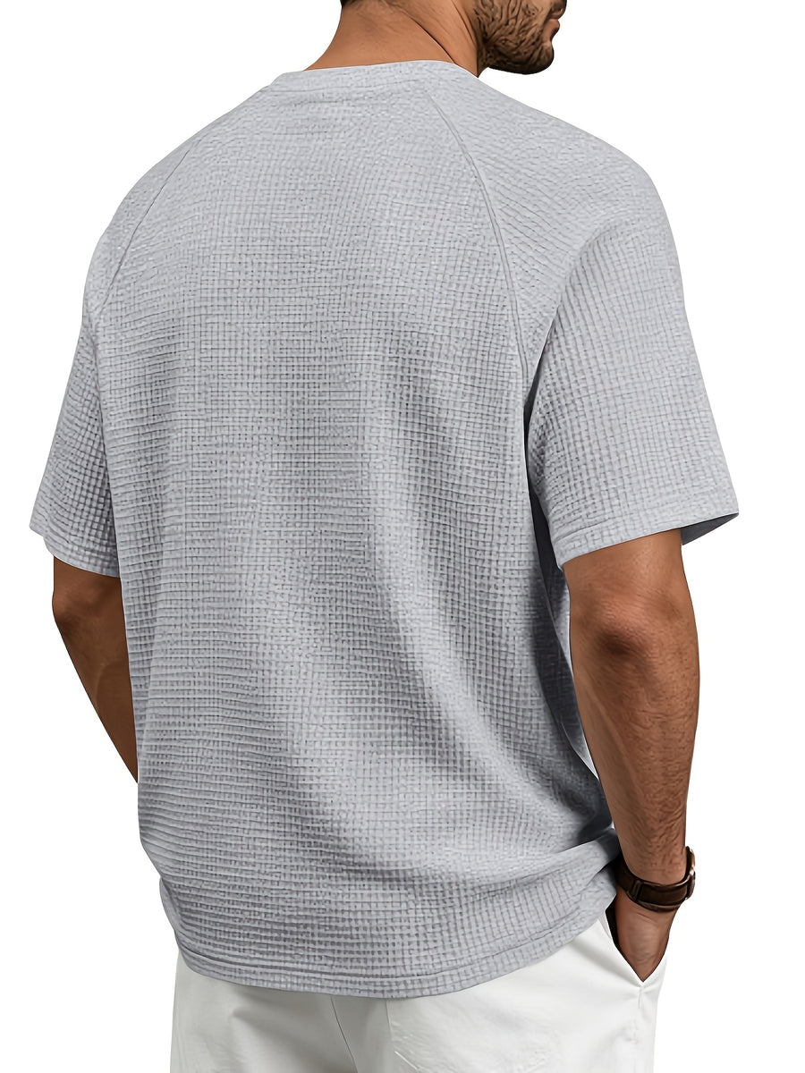 Men's Fashion Waffle Knit Raglan Sleeve V-Neck Short Sleeve Shirt, Men's V-Neck Short Sleeve T-Shirt, Chest Badge with Contrast Color Label, Stylish and Aesthetic - Grey