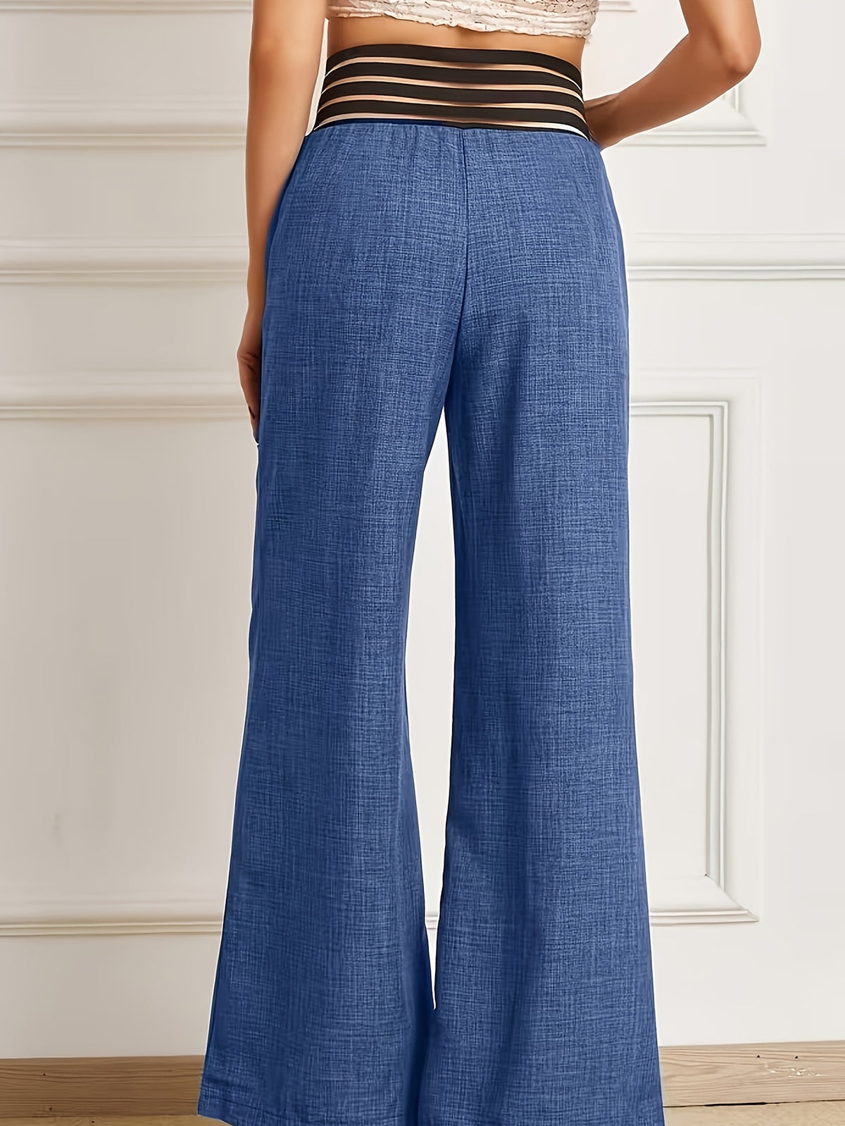 The Elegant and Stylish Waist-concealed Dress Features a Solid-color Plaid Skirt, Perfect for Spring, Summer, and Autumn Outfits - Blue