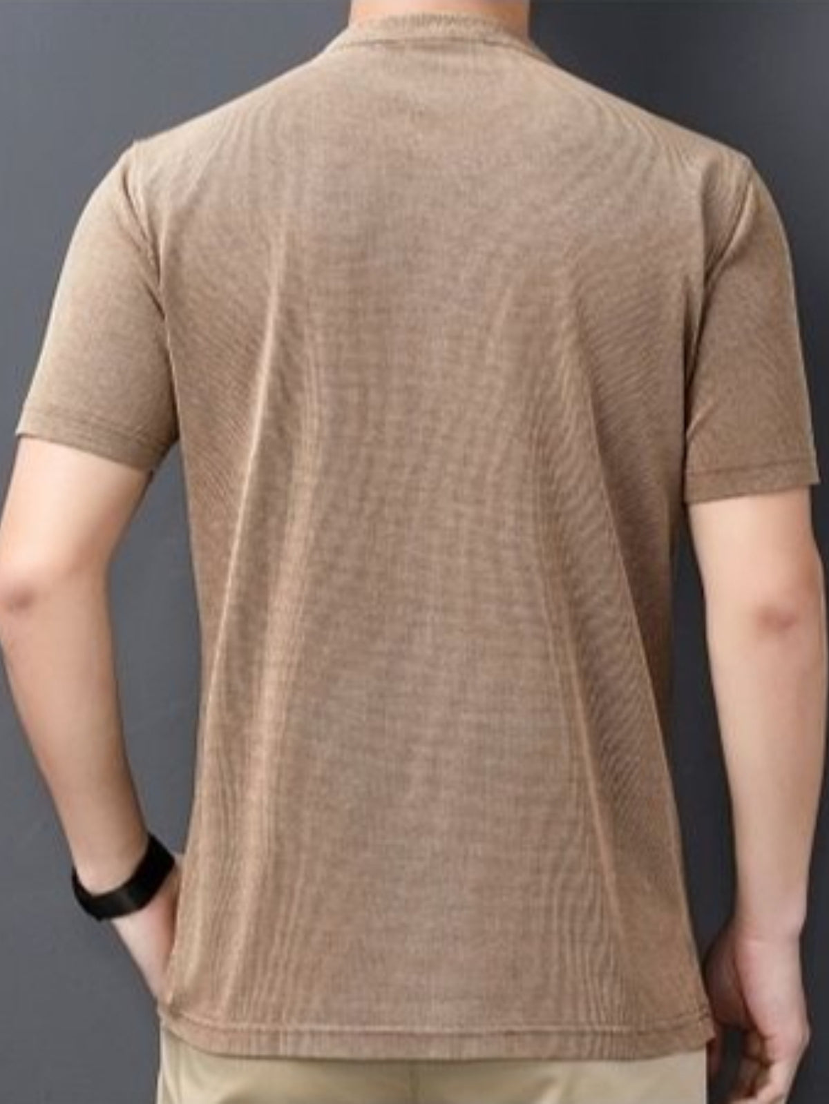 New Summer Men's Short-Sleeve Henley Shirt with Washed Distressed Finish, Waffle Knit Texture, Business Casual T-Shirt with Pocket - Camel